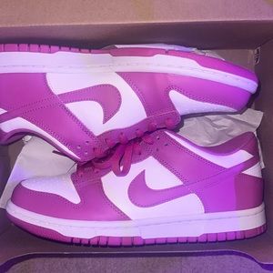 Grade school size 7y fuchsia pink dunks